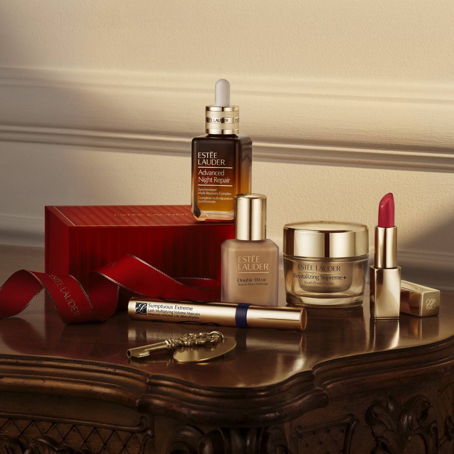 Re-Nutriv Ultimate Diamond Sculpted Transformation  | Estée Lauder